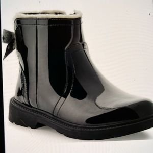 Ugg Lynde  Patent Leather Boots Size 3 (Youth)